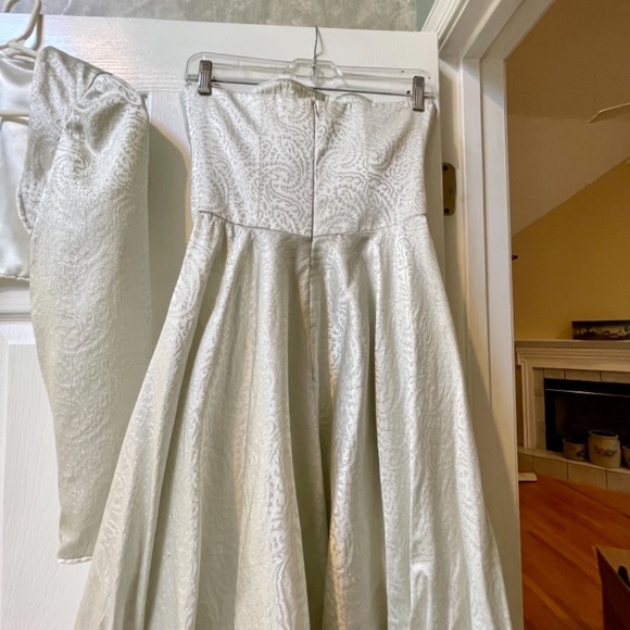 Size 4 Ball Gown - Picture 6 of 7